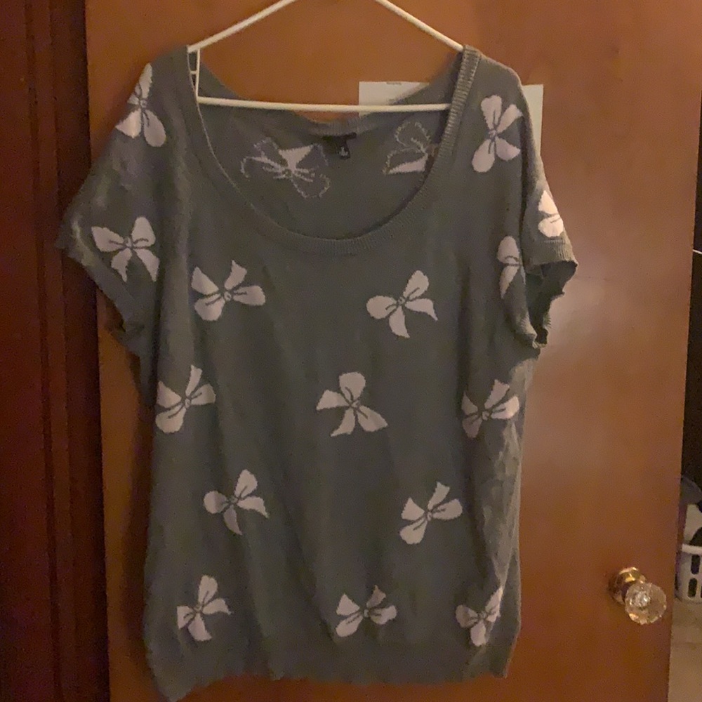 Torrid Size 2 Short Sleeved Sweater